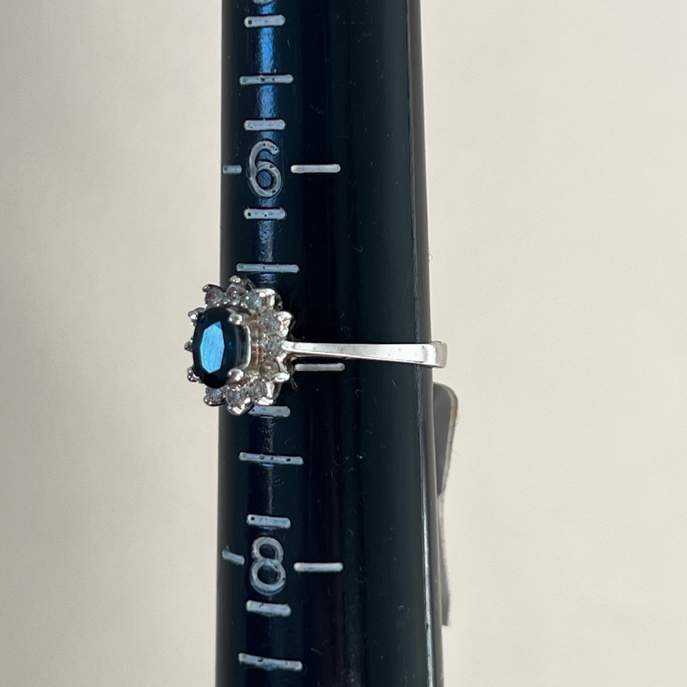 14k gold Natural Blue Sapphire ring surrounded with diamonds - Picture 5 of 5